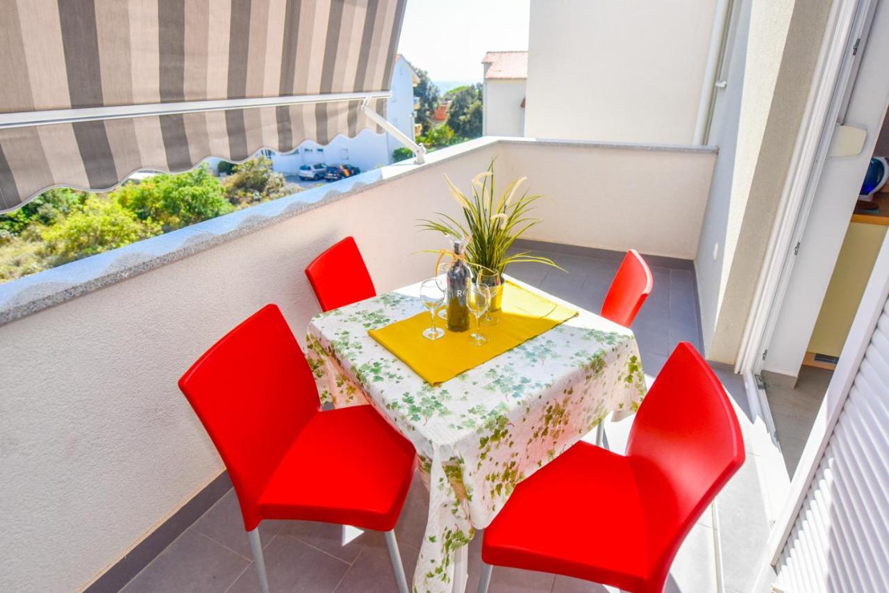 Apartments Yoko Новаля Екстер'єр фото
