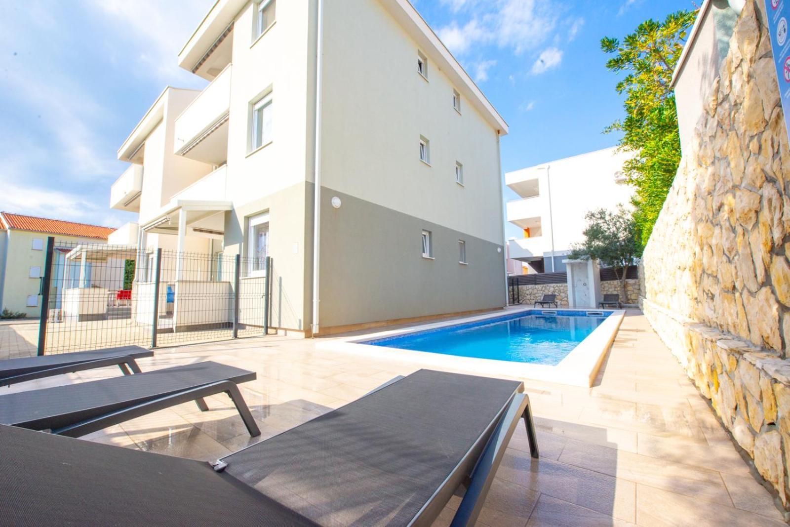 Apartments Yoko Новаля Екстер'єр фото