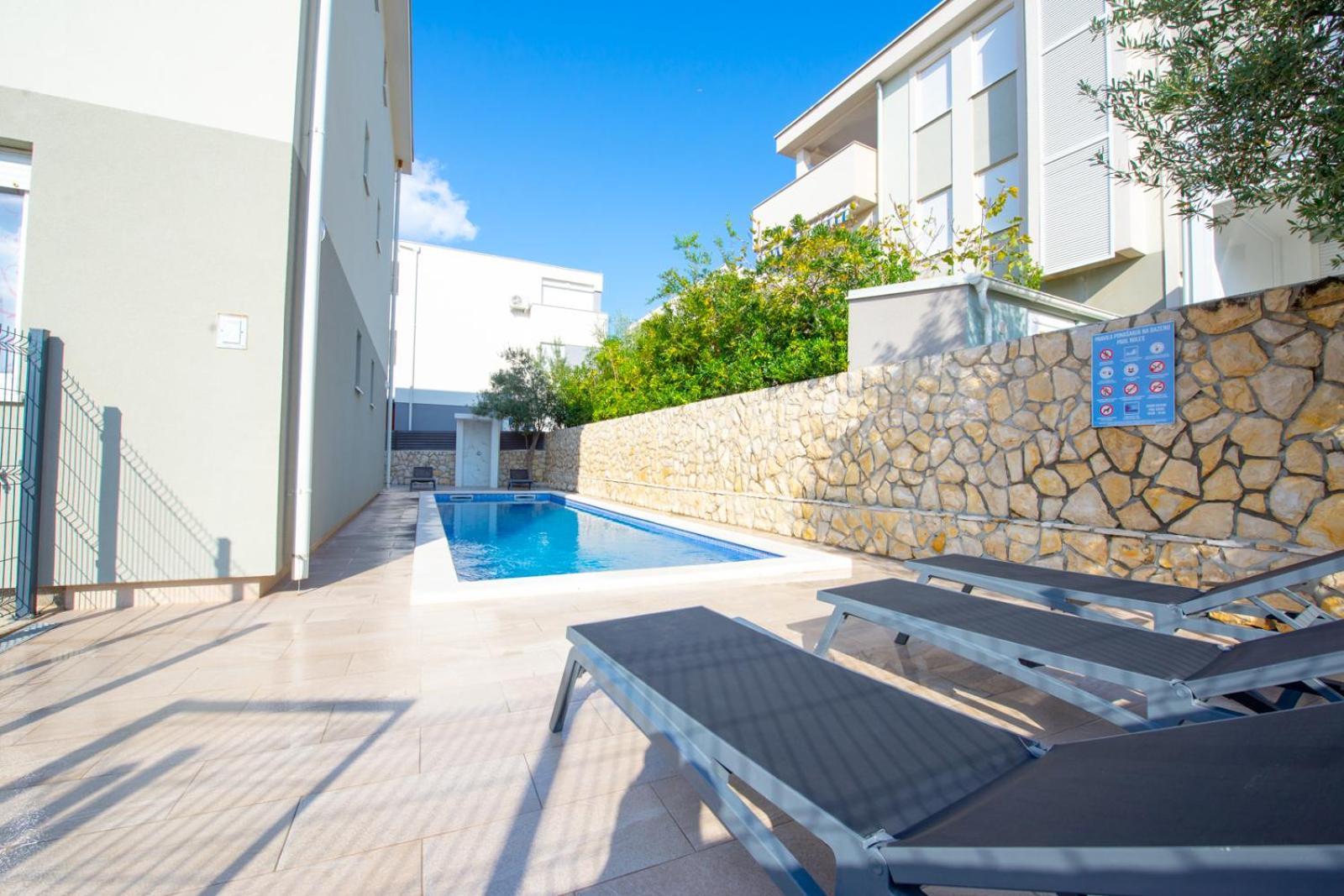 Apartments Yoko Новаля Екстер'єр фото